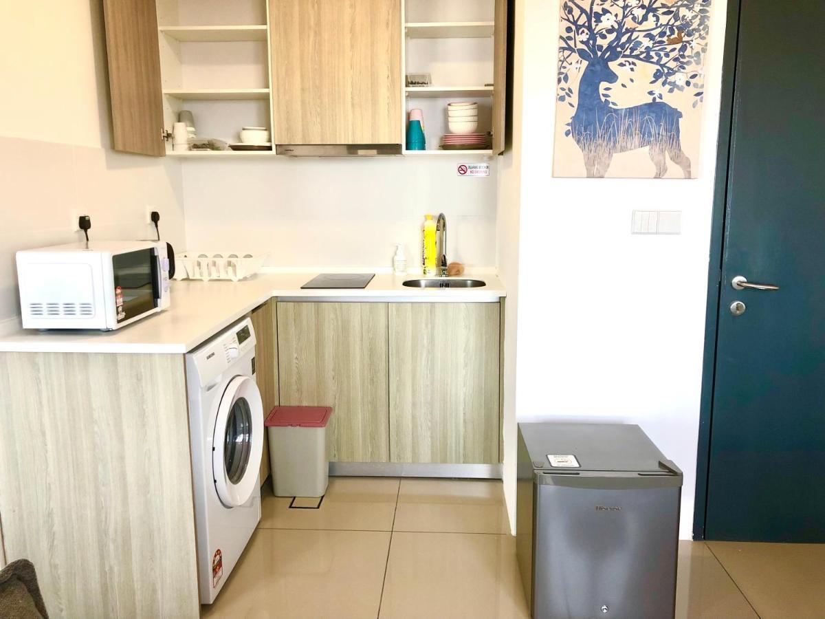 Tropicana 218 Macalister Netflix Unit By Blue Sky Holidays George Town Exteriör bild