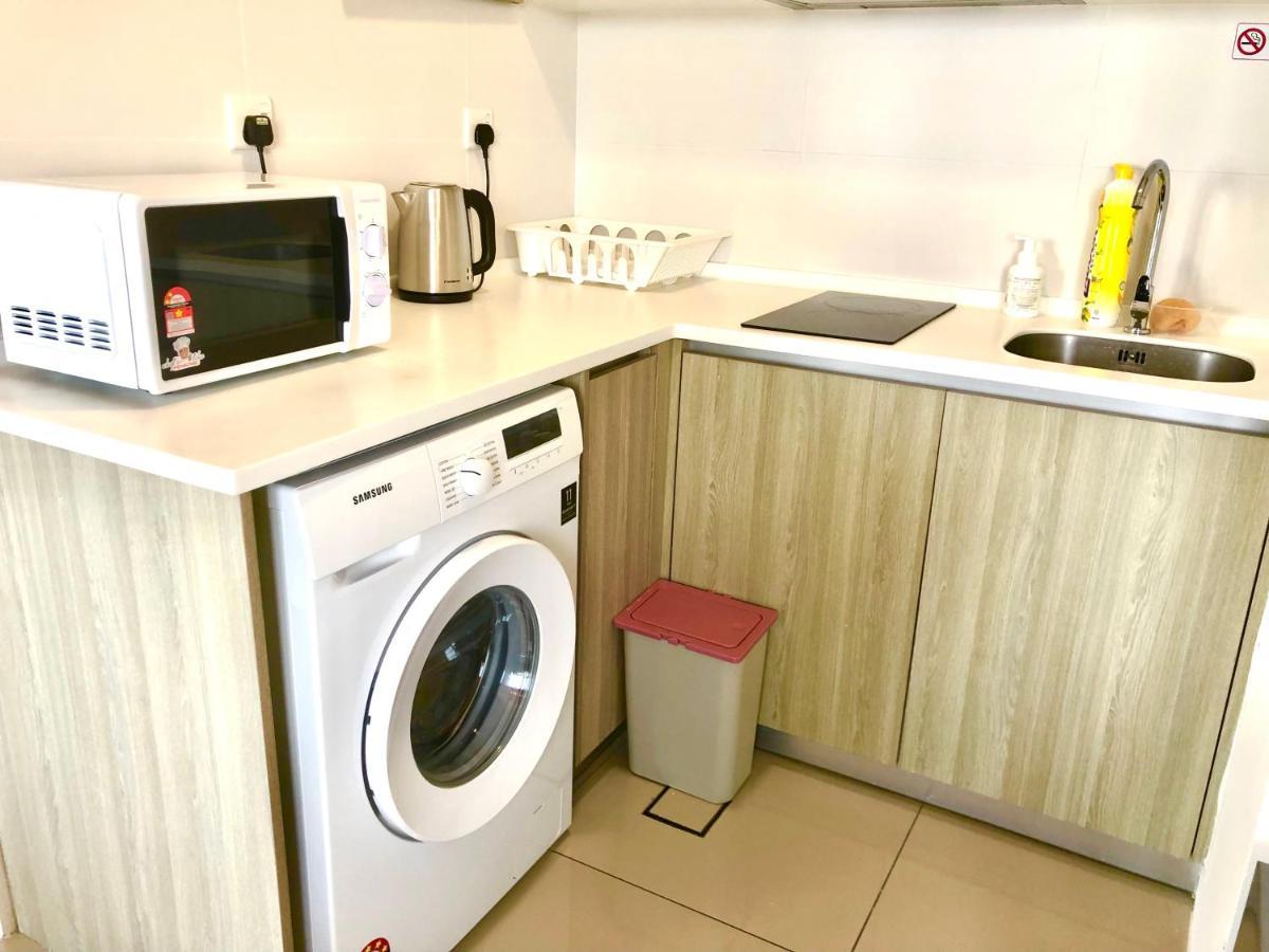 Tropicana 218 Macalister Netflix Unit By Blue Sky Holidays George Town Exteriör bild