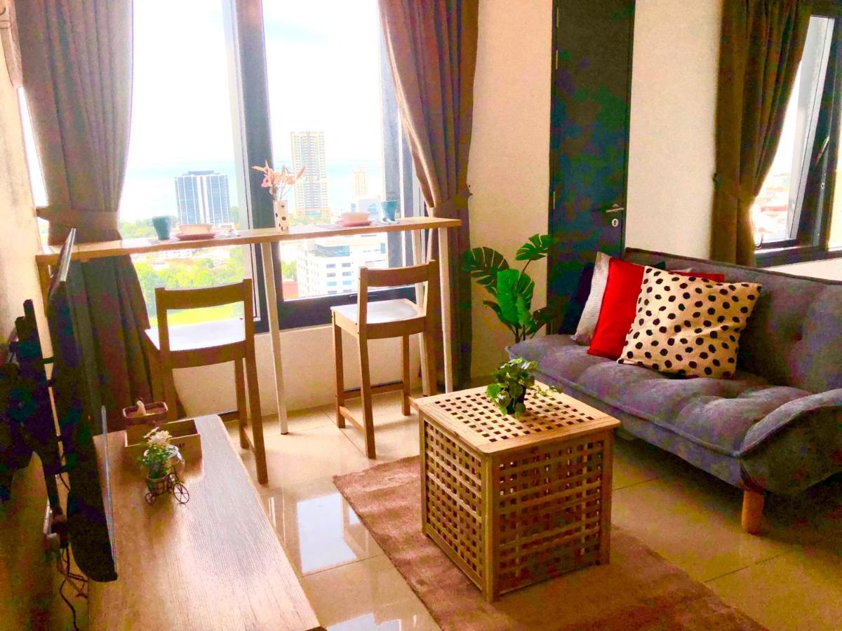 Tropicana 218 Macalister Netflix Unit By Blue Sky Holidays George Town Exteriör bild