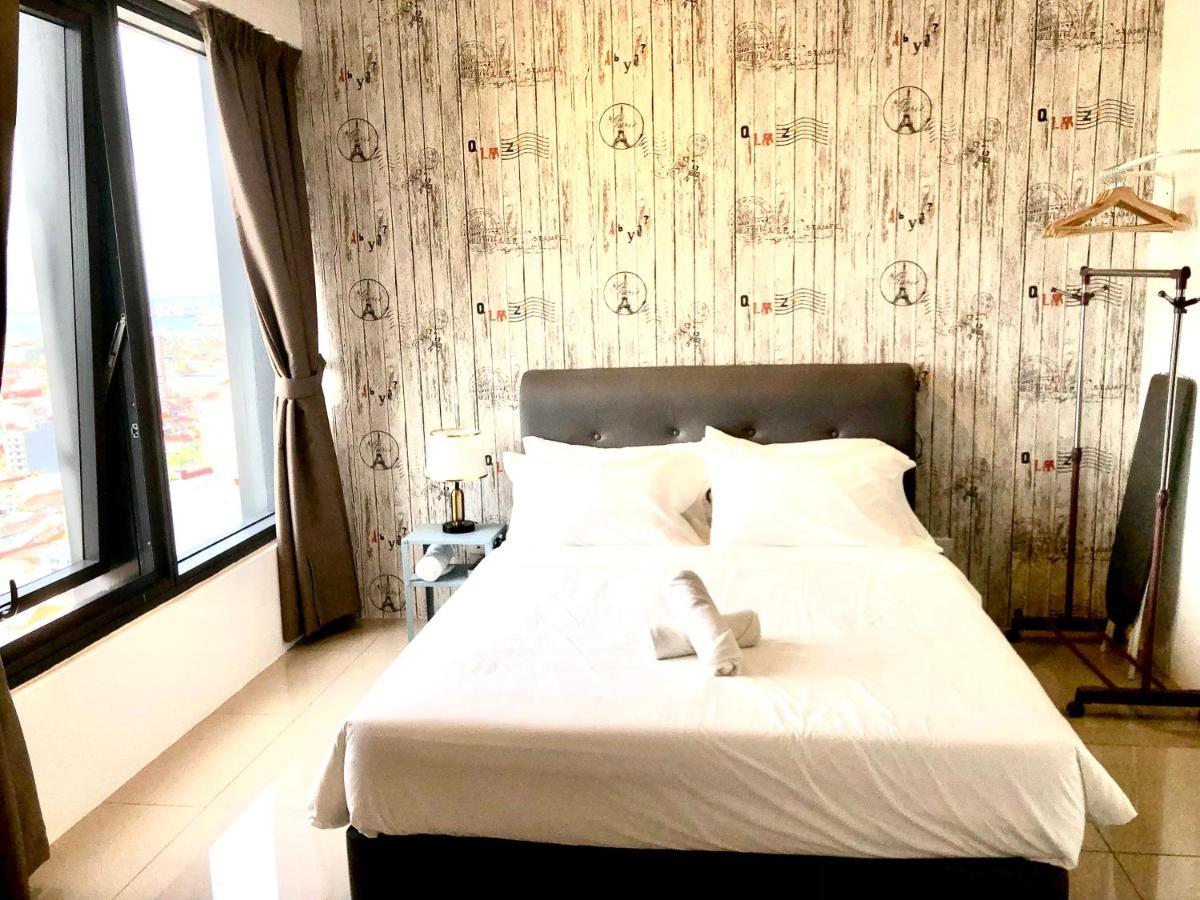 Tropicana 218 Macalister Netflix Unit By Blue Sky Holidays George Town Exteriör bild