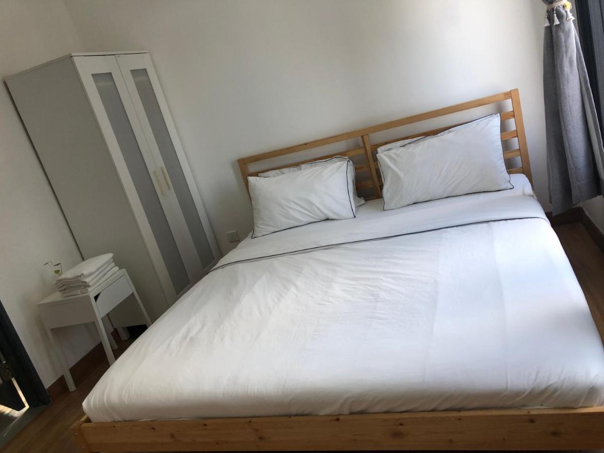 Tropicana 218 Macalister Netflix Unit By Blue Sky Holidays George Town Exteriör bild
