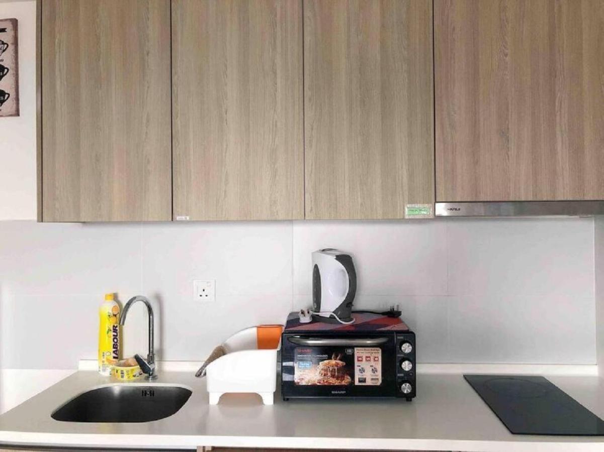 Tropicana 218 Macalister Netflix Unit By Blue Sky Holidays George Town Exteriör bild