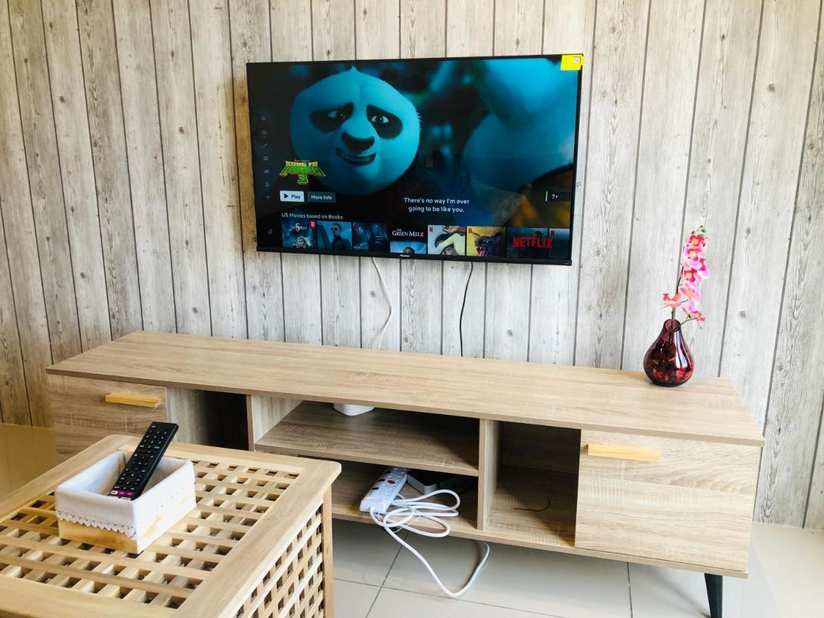 Tropicana 218 Macalister Netflix Unit By Blue Sky Holidays George Town Exteriör bild